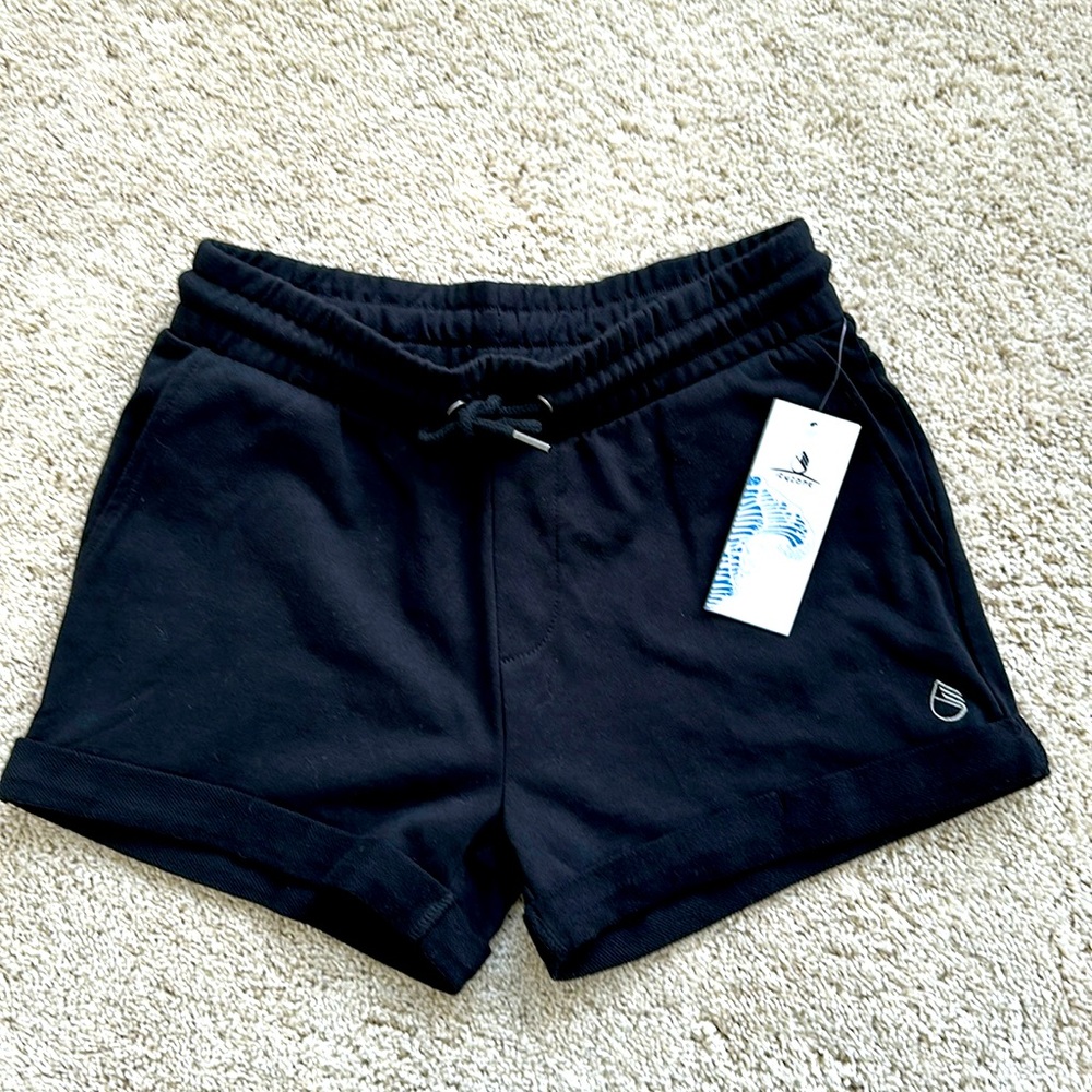 NWT Women’s Icyzone workout/lounge shorts